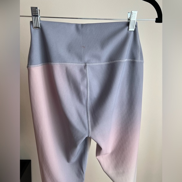 Vapor High-Waisted Gradient Dusk Legging - Picture 8 of 8